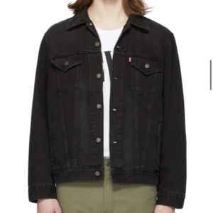 Never worn black Levi's Jean jacket, NWT, size L